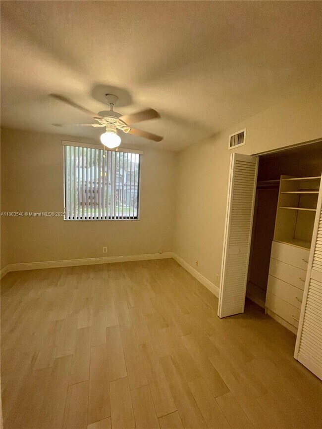 Foto del edificio - 7525 NW 61st Terrace