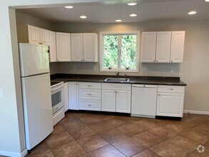 Building Photo - 203 Green Manor Rd