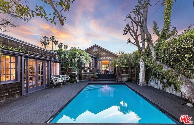 Foto del edificio - 1608 Courtney Ave