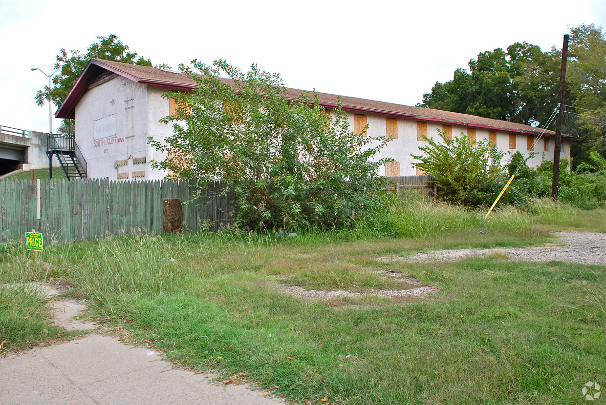 Building Photo - South Cliff Apartments