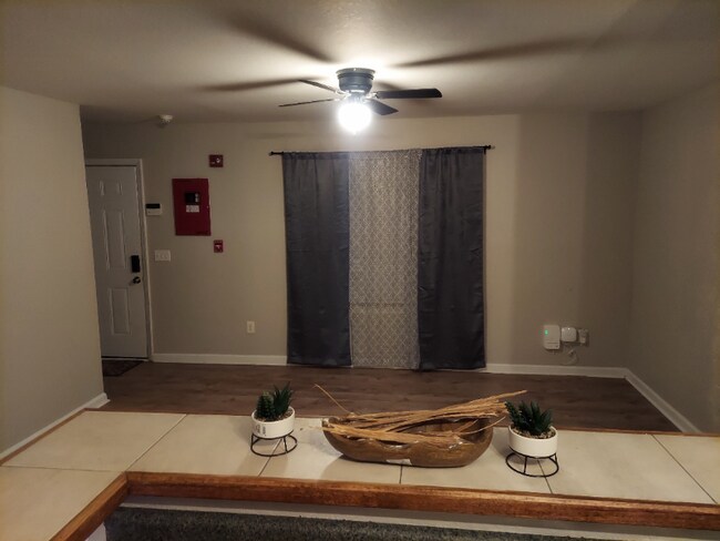 Foto del edificio - 1329 Nylic St