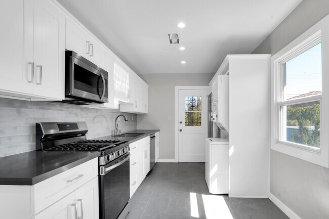 Building Photo - 5973 Guthrie Ave