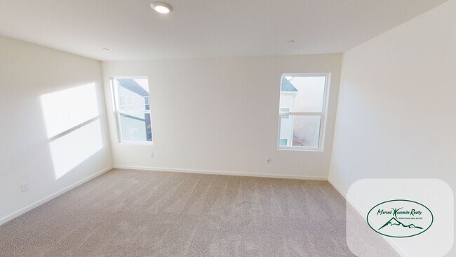 Foto del edificio - Vacant- Must Apply to schedule viewing  Re...