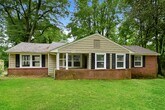 Foto principal - 925 Enfield Rd
