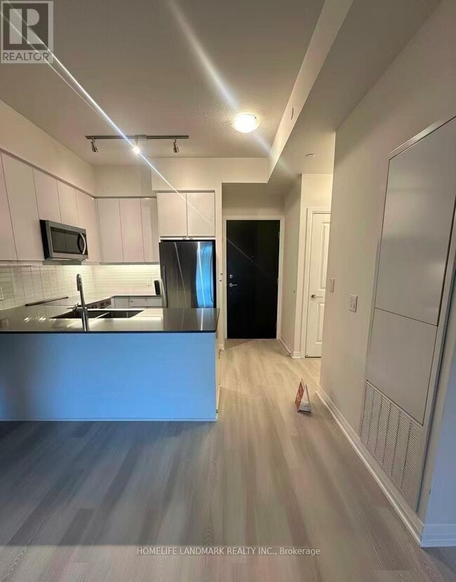 Building Photo - 3260 Sheppard Ave E