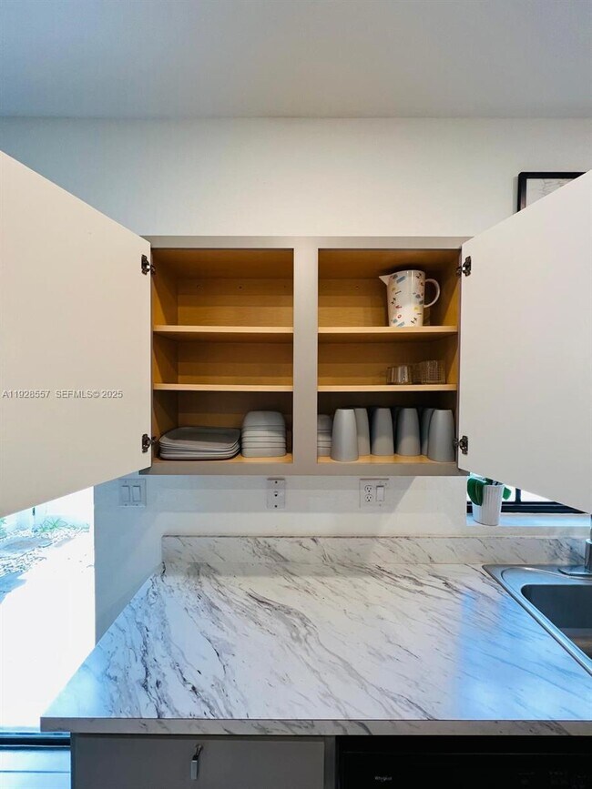 Foto del edificio - 711 SW 11th St