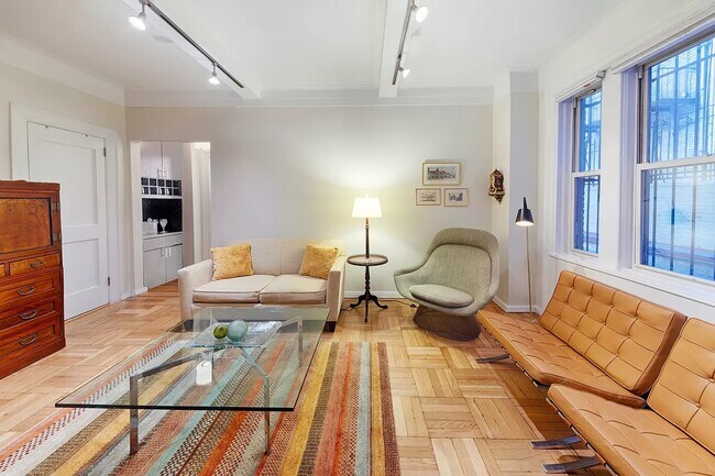 Foto del edificio - 588 West End Ave