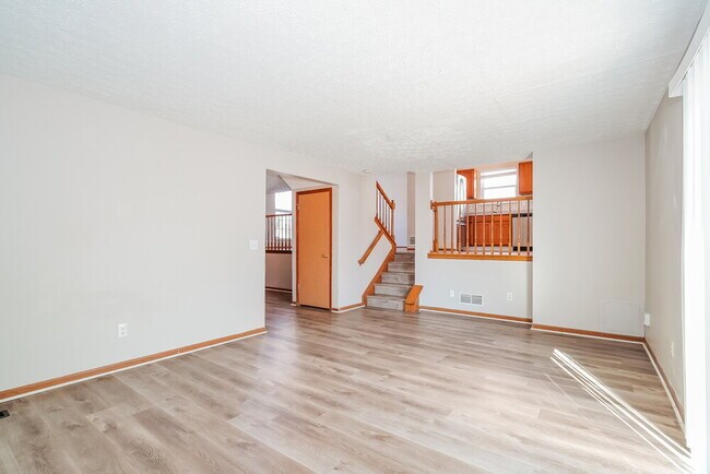 Building Photo - 3294 Bellowind Dr