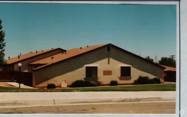 Foto del edificio - Sequoia Apartments