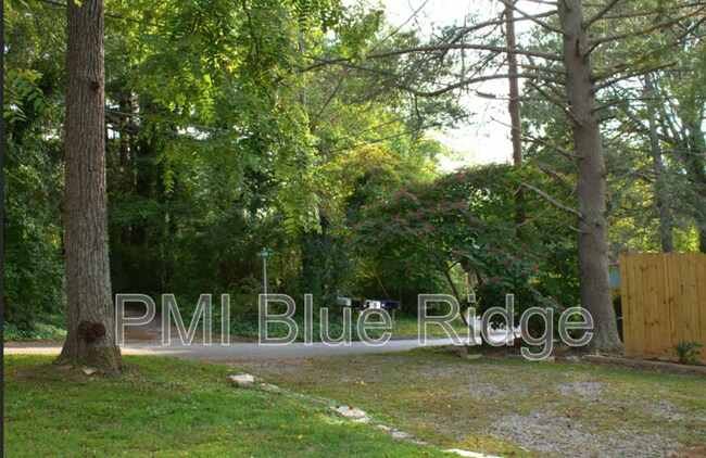 Building Photo - 1608 Pennsylvania Ave