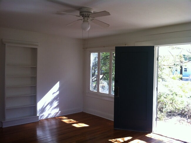 Building Photo - 424 El Centro St