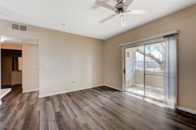 Foto del edificio - 5650 E Sahara Ave