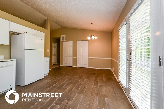 Foto del edificio - 3275 Creekwood Dr