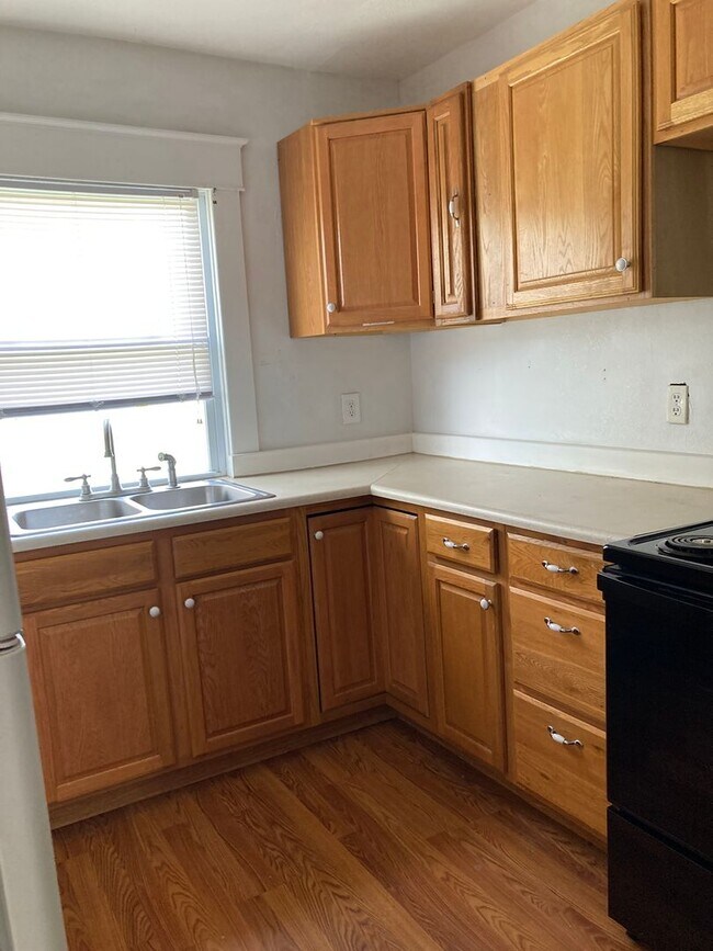 Foto del edificio - 2 bedroom with porch and garage