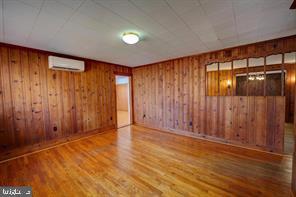 Building Photo - 68 S Shore Dr
