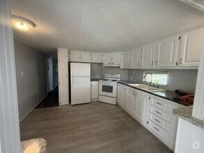 Building Photo - 312 49th Ave W