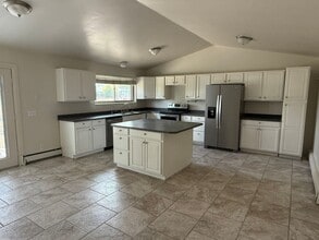 Building Photo - 3381 S 1000 W