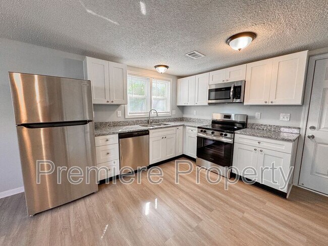 Foto del edificio - 5640 N Winchester Ave