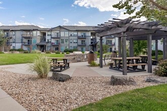 Building Photo - Greens at Van de Water