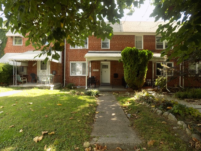 Foto del edificio - 2329 Ashburton St