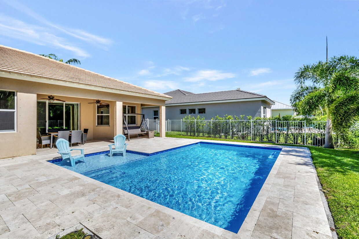 Foto principal - 8349 Butler Greenwood Dr