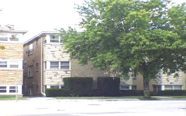 Foto principal - 2646 N Harlem Ave
