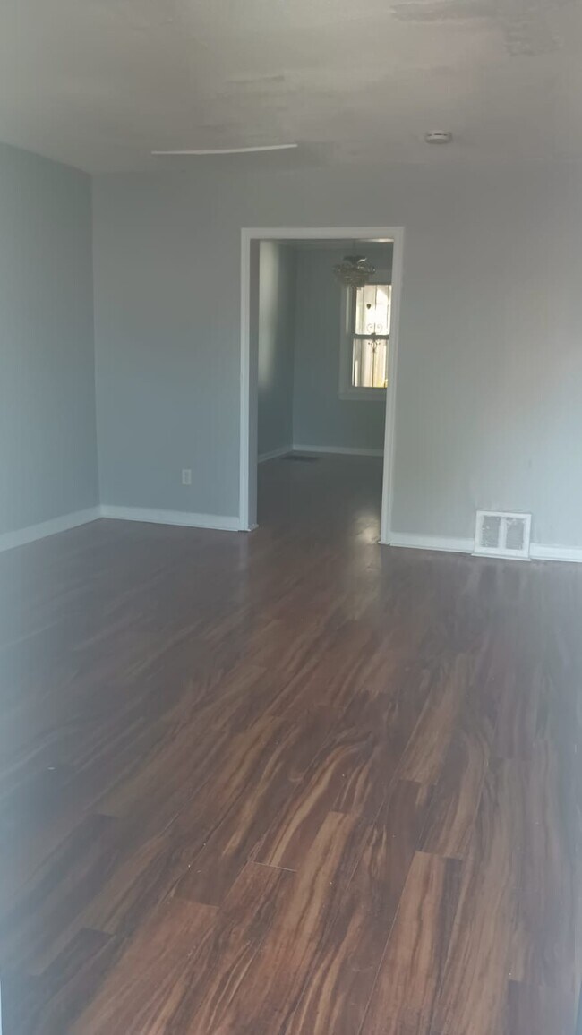 Foto del edificio - 504 Roundview Rd