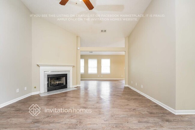 Foto del edificio - 455 Crested View Dr