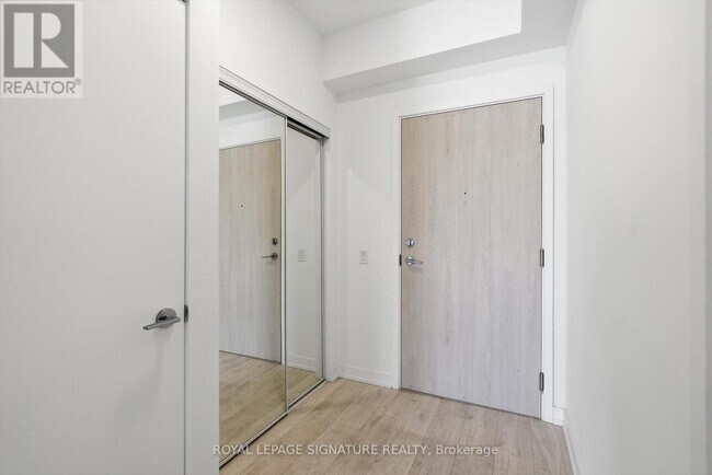 Photo du bâtiment - 181 Sheppard Ave E