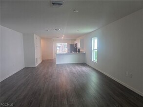 Building Photo - 878 Friendship Cir