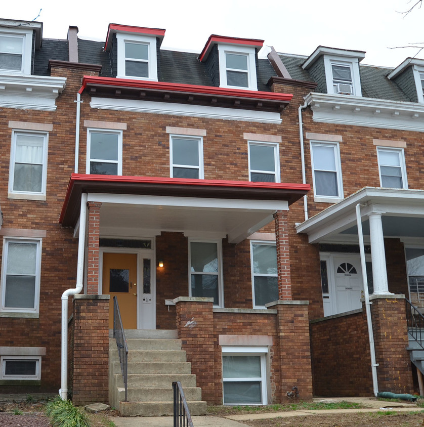 Primary Photo - 323 E University Pkwy