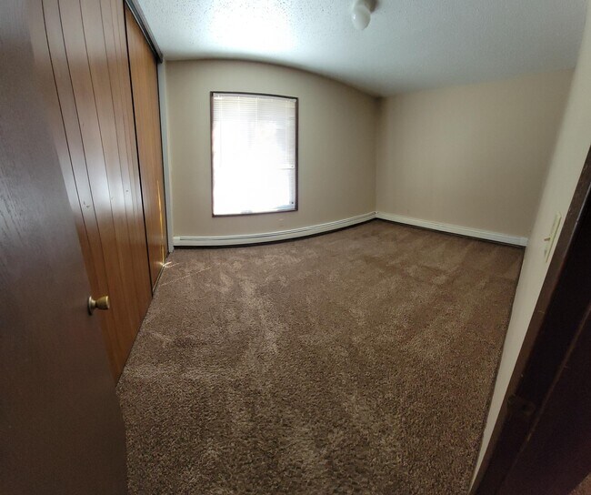 Oakwood Court Apartments 1821 15th Ave SE Saint Cloud, MN