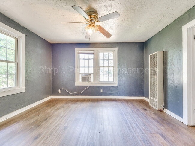 Building Photo - 1524 SW Binkley St