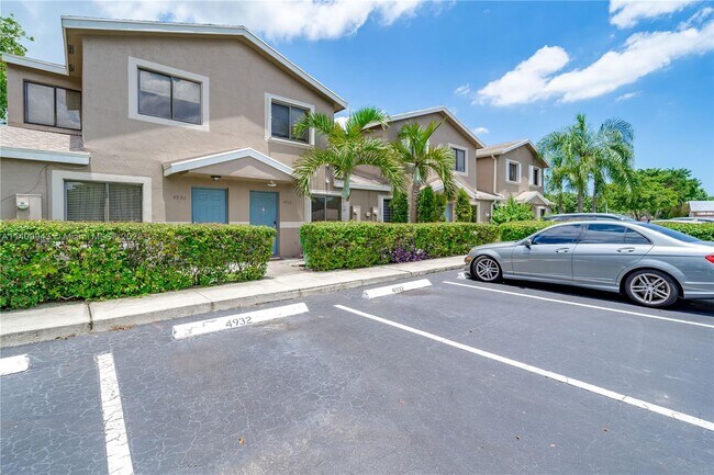 Building Photo - 4932 S University Dr