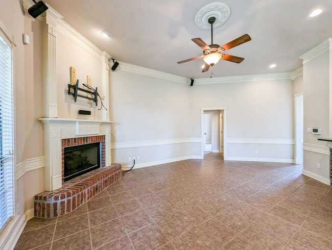Building Photo - Beautiful Tiburon North Bossier Home