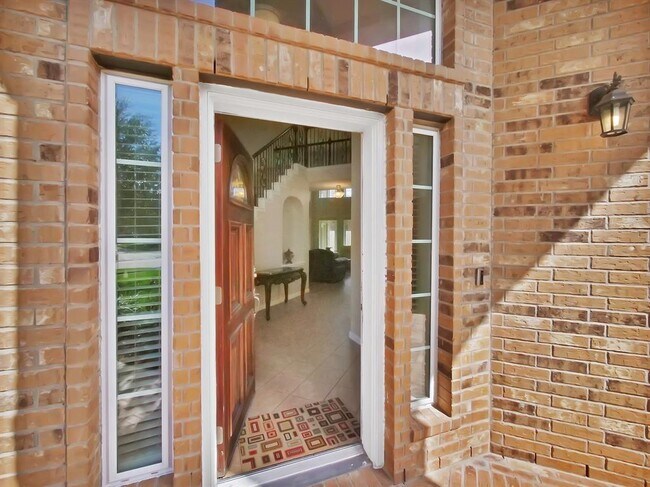 Foto del edificio - 5611 Piper Glen Ln
