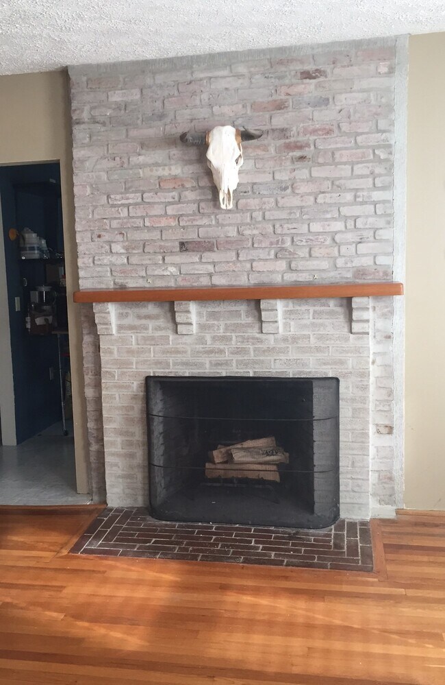 Building Photo - 43 Whitman Ave