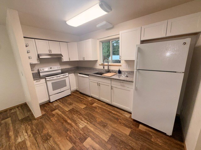 Cocina - 8111 E 36th Ave