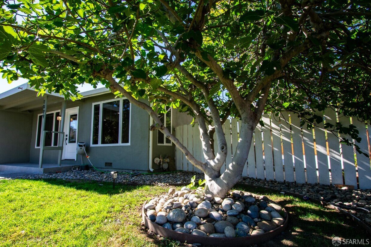 Foto principal - 1099 Bradford Dr