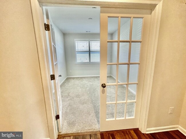 Building Photo - 29847 Sandstone Dr