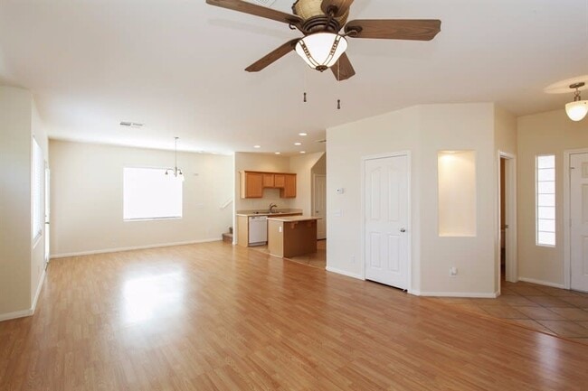 Building Photo - 8949 Grand Emerald Ct