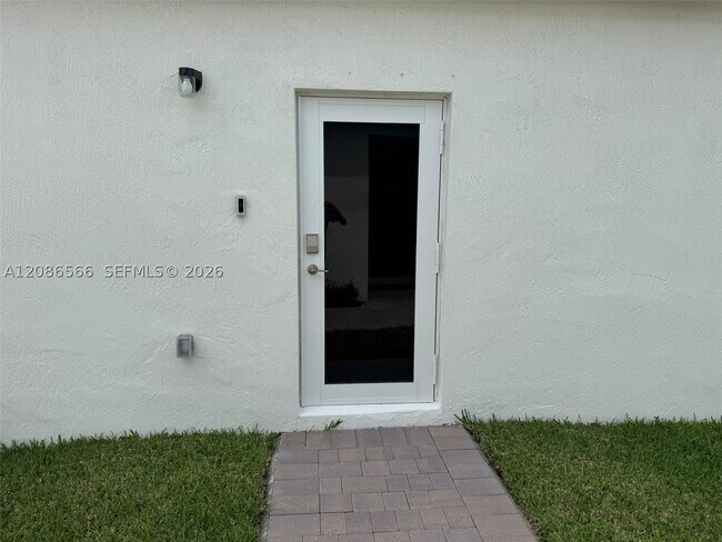Foto del edificio - 2404 SE 29th Dr