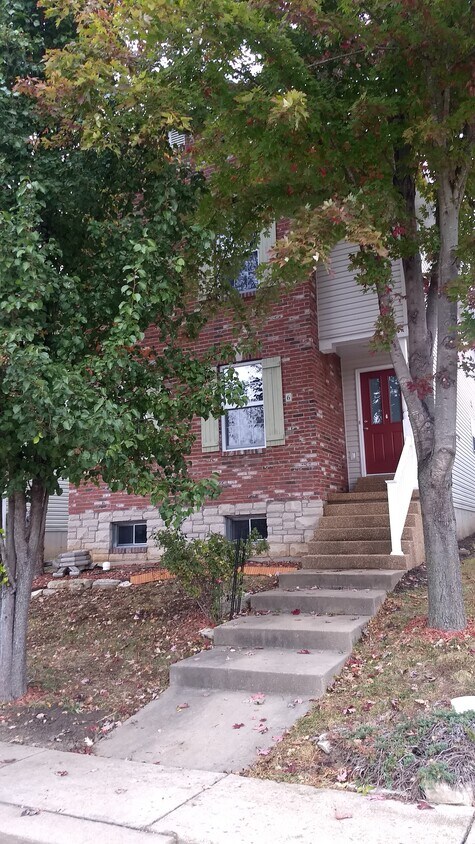Primary Photo - 6 Brookmoore Dr