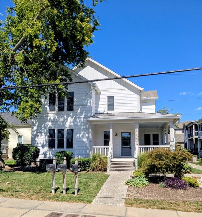 Building Photo - 1708 4th Ave N