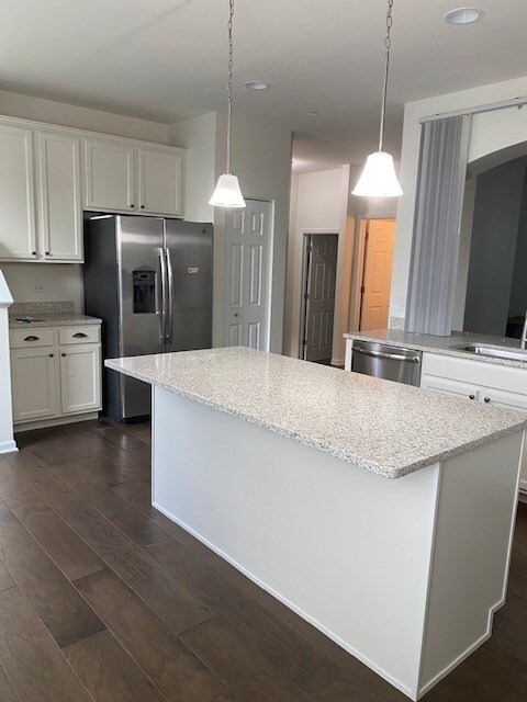 Foto del edificio - 823 Paisley Ct