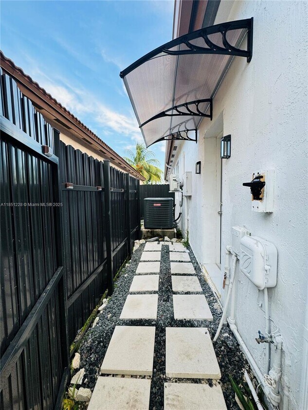 Foto principal - 14790 SW 35th Ln