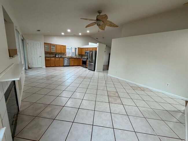 Foto del edificio - 1965 Shelby Rd