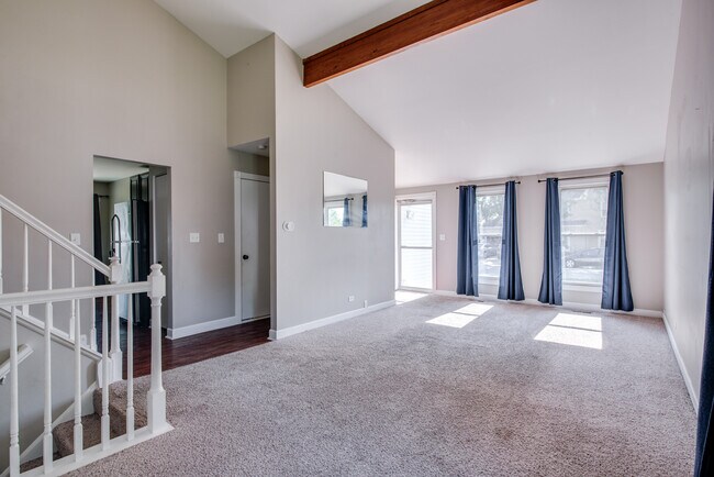Building Photo - 2670 Stoneybrook Ln