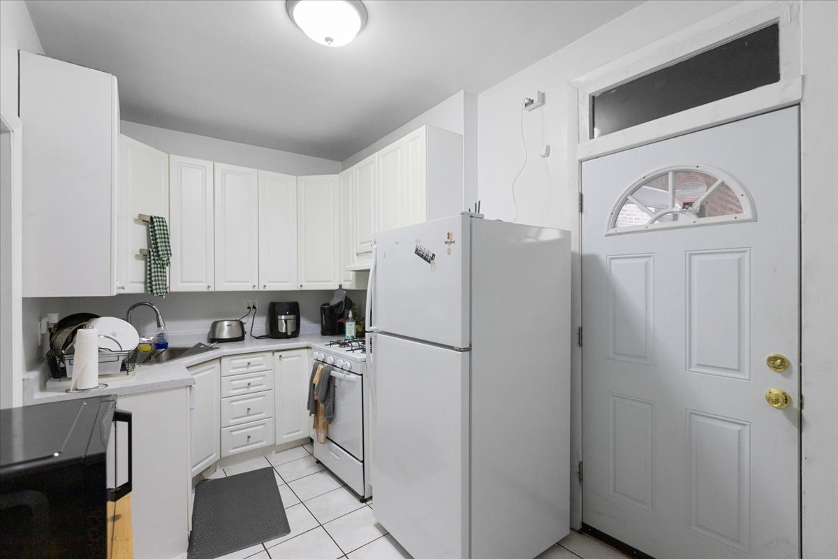 Foto principal - 2453 N Clark St