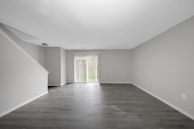 Building Photo - South Pointe Townhomes